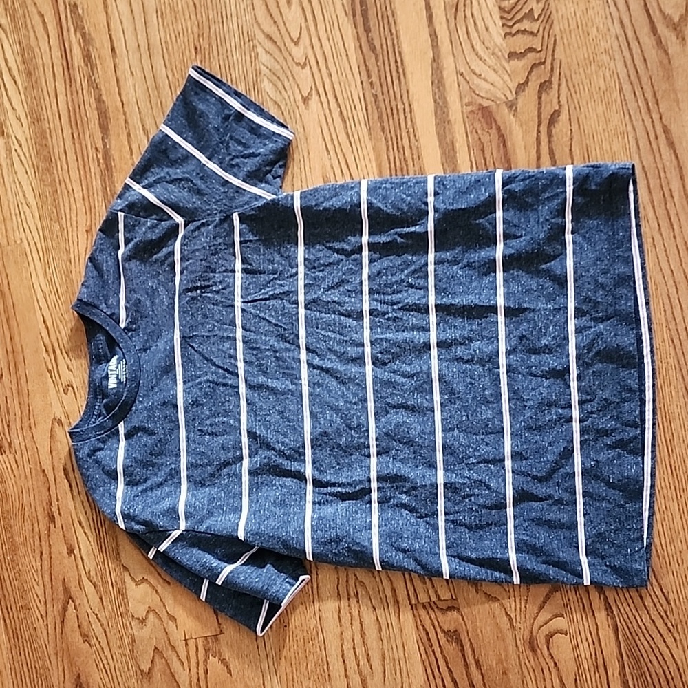 Old Navy T-shirt